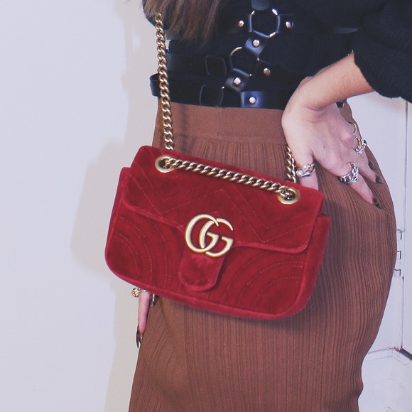 SOLD Authentic mini Gucci Marmont Red Velvet - Picture 2 of 9